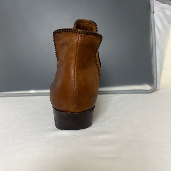 BCBGenration Side Zipper(BG Crush Ankle Boots) Booties Brown 9M - Picture 6 of 14